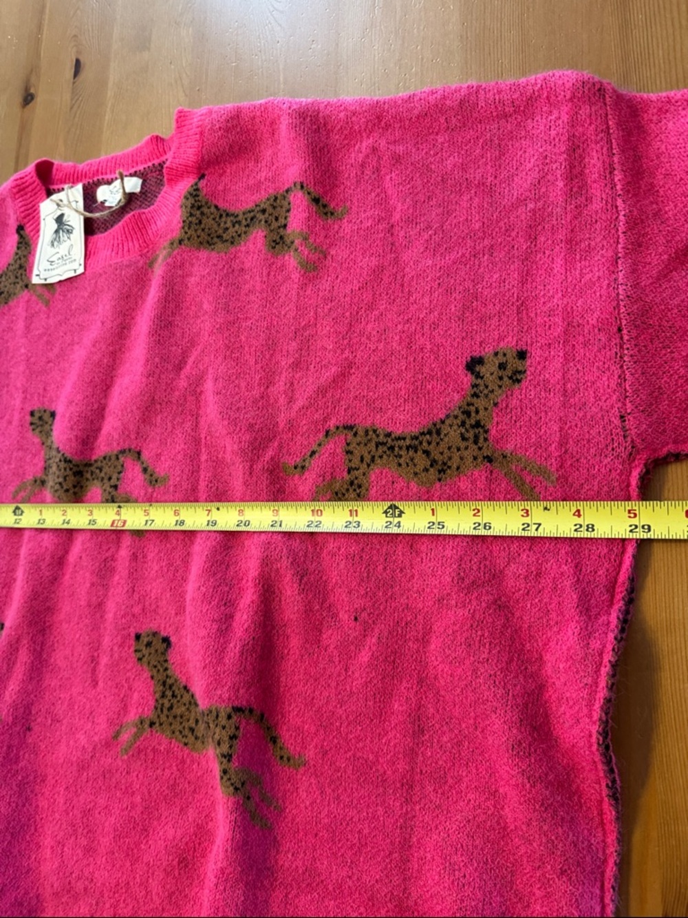 NWT! Easel Gorgeous Pink Sweater with Running Cheetah Motif Plus 1X, 3X - Picture 7 of 12